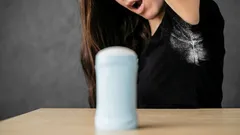 6 huskurer mot deodorantfläckar: T-tröjorna blir som nya igen